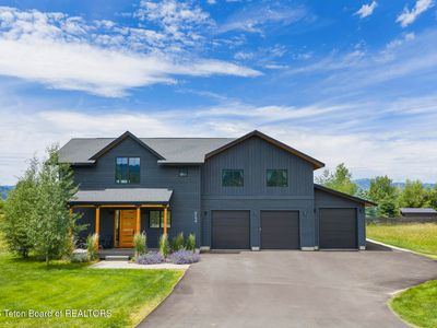 9194 Megan St