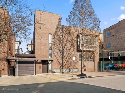 1757 N Paulina St #R