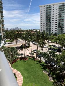 19390 Collins Ave APT 502