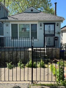219 Father Capodanno Blvd