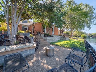 1049 Mirror Lake Ln