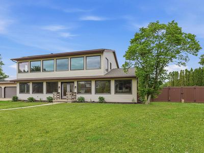 995 Birchtree Ln