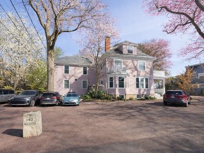 140 Kilsyth Rd APT 9