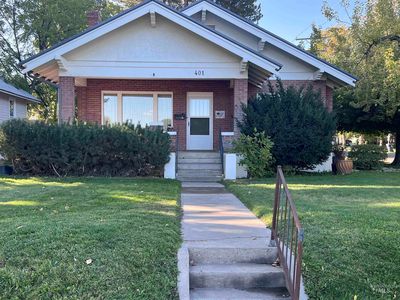 401 E Main St