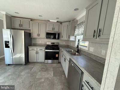 38 Lakeview Dr