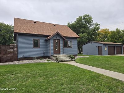 324 E Front St