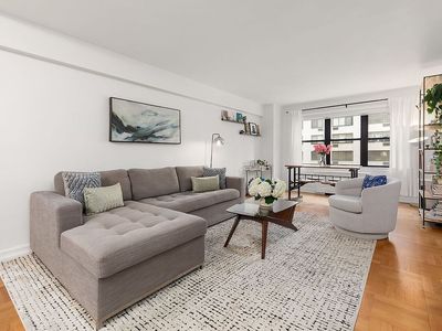 301 E 48th St APT 6G