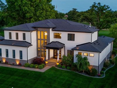 3081 Golfview Dr