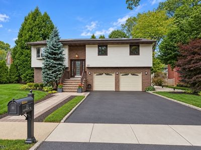 33 Canterbury Dr