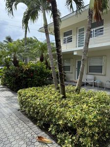 100 Venetian Drive #5