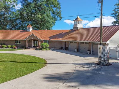 16290 Pretty Lake Rd