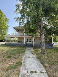 138 S Main St