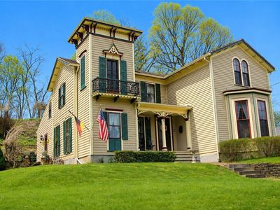 12 Eagle St