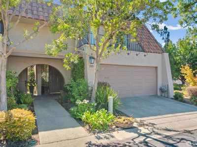 205 Casitas Bulevar
