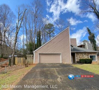 260 Lamplighter Ln SE