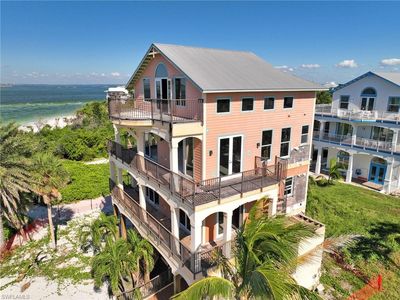 161 & 150 Nighthawk Dr