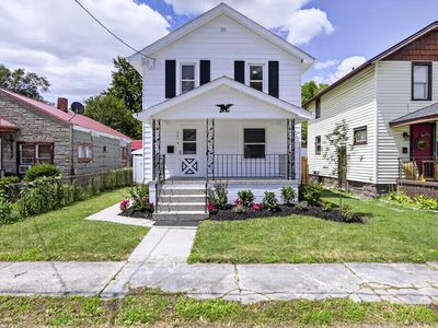 663 Henry St