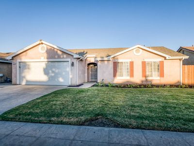 Property at 2481 S Applewood Ln, Fresno, CA