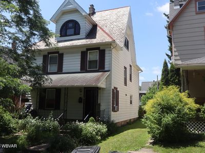 829 3rd Ave