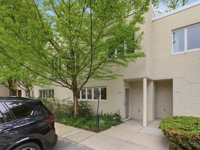 1085 S Park Ter
