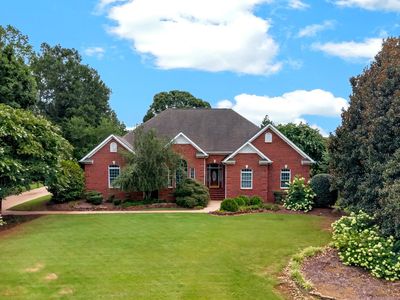143 W Woodglen Rd