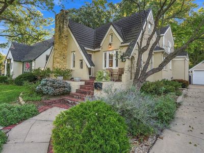 3723 Sleepy Hollow Dr