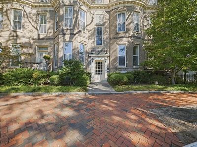 338 W Freemason St APT 1