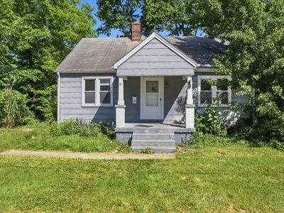 121 McMurchy Ave