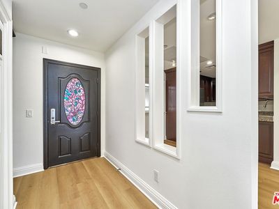 1043 S Kenmore Ave Unit 404