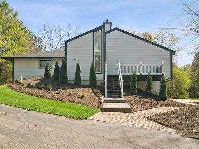 6739 Lakeridge Dr