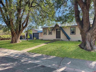 206 S Valley Road
