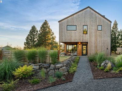 468 NW Strawberry Mountain Rd