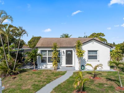 1031 N E Street #1-4