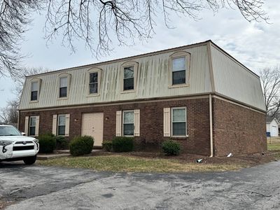 300 Meadowbrook Dr