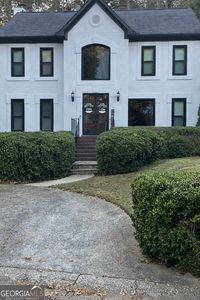232 Eton Ct SE