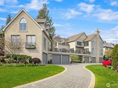 8496 NE Woodland Cove Drive