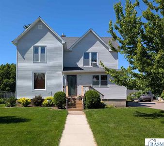 108 W Allyn St