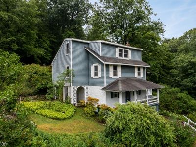 271 W Valley Brook Rd