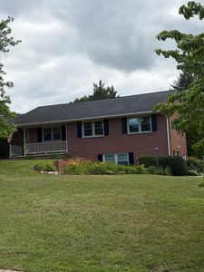 1411 Sunset Ln