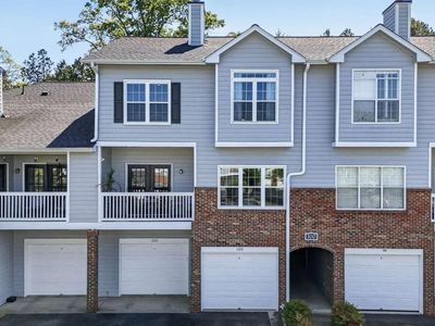 Property at 105 Vinings Forest Cir SE, Smyrna, GA