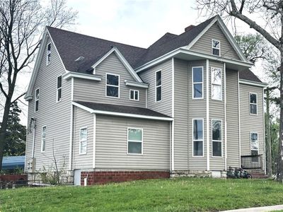 1100 Locust St