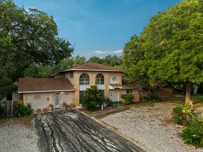 4708 Pecan Grove
