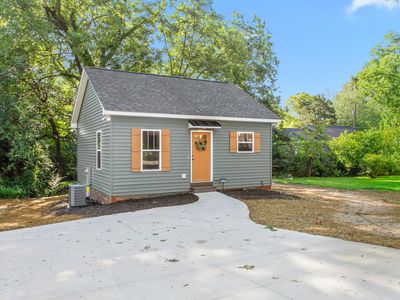 Property at 1305 E Willowbrook Dr, Burlington, NC