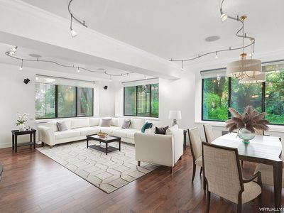 301 E 52nd St APT 2B