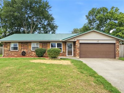 907 Marcia Dr