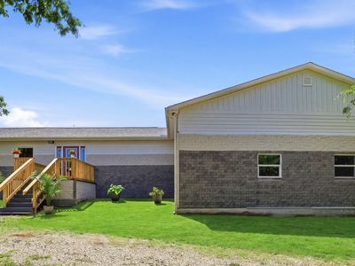 211 E Bay Dr