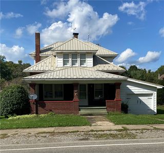 313 E Main St
