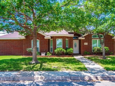 6005 Little John Ln