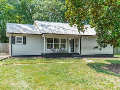 109 W Leroy St