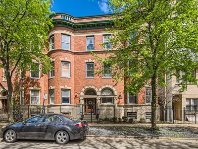 4631 N Racine Ave APT GS